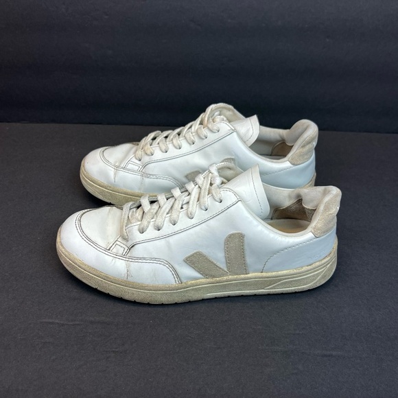 Veja Sneakers Womens Size 8 White and Cream with Logo - Picture 2 of 7